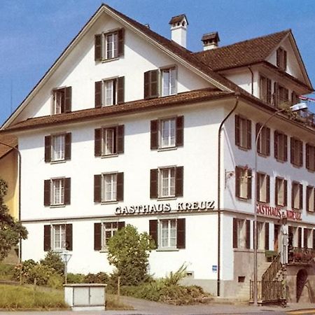 Отель Gasthaus Zum Kreuz Люцерн Экстерьер фото